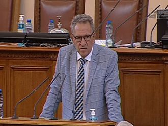 Здравните власти признаха за нормативен пропуск, допускащ опасни заводи в населени места