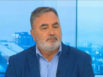 Доц. Кунчев: В разгара на четвъртата вълна сме, рано е да се каже кога ще достигнем върха