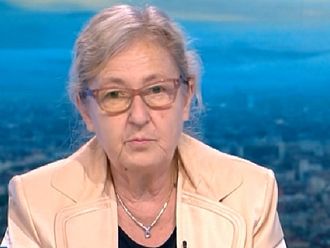 Проф. Кожухарова: Ваксината не е магическо средство, но над 80% предпазва от тежко заболяване