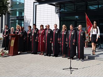 МУ-Пловдив: Всеки студент има право да учи и работи, в медицината то е свързано с определени задължения