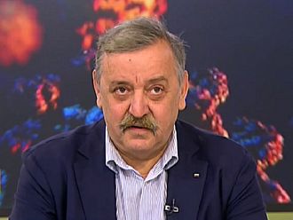 Проф. Кантарджиев: Ако хората не се ваксинират, ще имаме есен на изпитания