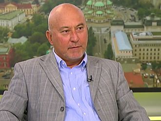 Проф. Кунчев: Когато децата тръгнат на училище, може да имаме и по 3000 заразени на ден