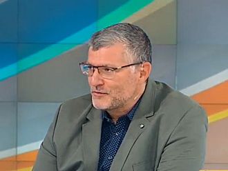 Проф. Момеков: Ваксината носи късмет и на тези, които не вярват в нея