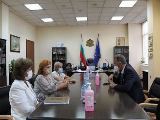 Кацаров: Проблемът с недостига на професионалисти по здравни грижи е огромен