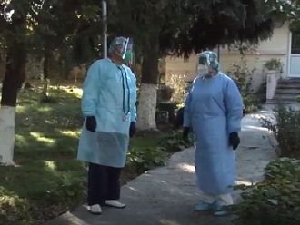 Увеличават се болниците, в които търсят доброволци