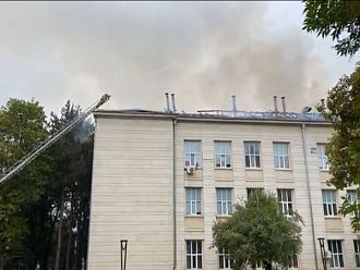 Студентите в МУ Плевен минават на онлайн обучение заради пожара