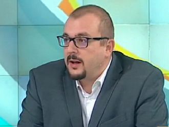 Д-р Томов: По-лесно е да се имунизираш, отколкото да си платиш за сертификат