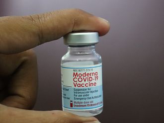 Швеция, Дания и Норвегия спряха да ваксинират непълнолетни с ваксината на Moderna
