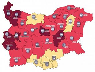 COVID заболеваемост: Областите в тъмночервено се увеличават