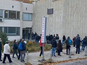 Продължава засиленият интерес към ваксинирането