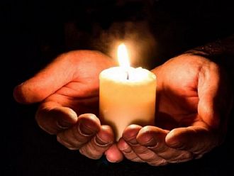 Младият мъж, който чакаше за трансплантация на сърце, почина