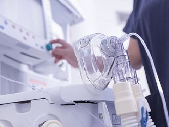 Зам.-министър Томов: Приоритетно медицински кислород трябва да бъде доставян на лечебни заведения