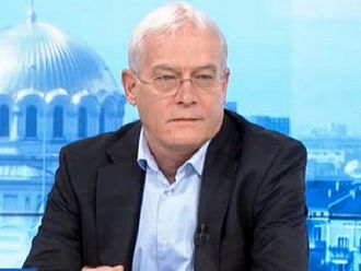 Проф. Салчев: В момента дотираме лечебните заведения, за да могат да се справят с тази вълна