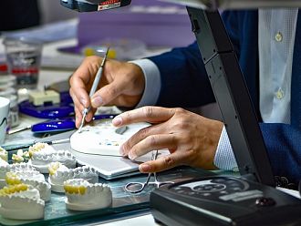 Комисиите по професионална етика ще разрешават спорове между зъботехници и стоматолози