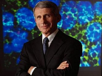 Д-р Фаучи: Три дози ваксина срещу COVID-19 са оптималната грижа