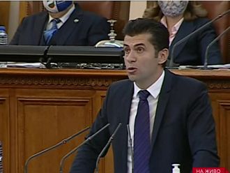 Кирил Петков: Първата ми заповед ще е всички в МС да влизат със „зелен сертификат“