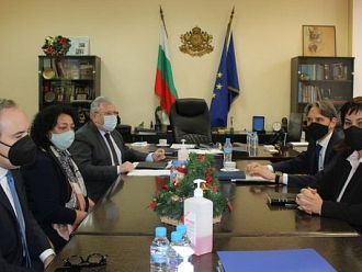 Обсъдиха възобновяването на учебните занятия на студентите от Медицинския факултет на СУ