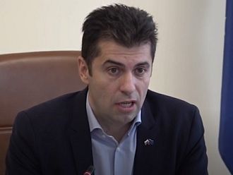 Премиерът поздрави министър Сербезова за мерките срещу COVID