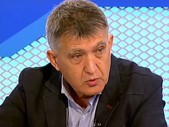 Проф. Младенов: Възможно е омикрон да не протича леко навсякъде