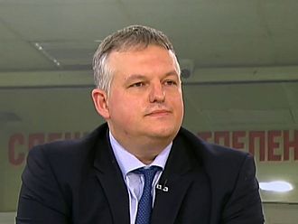 Доц. Тонев: Въвеждаме реформа, с която парамедиците да са в линейките, а лекарите - в болницата