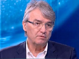 Акад. Трайков: Половината от завършващите МУ-София искат да напуснат страната