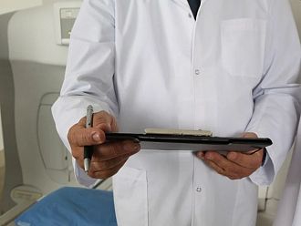 Здравното ведомство финансира обучението на 500 специализанти по европроект