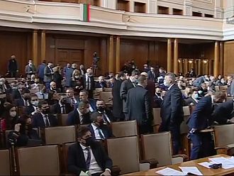 Депутатите продължават с дебатите по бюджет 2022