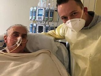 Почина първият човек с трансплантирано сърце от прасе