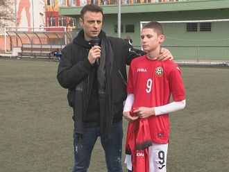 Нужни са още 382 000 евро за лечението на 13-годишния Стивън