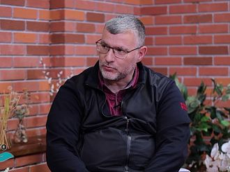 Проф. Момеков: Не е ясно съотношението полза-риск на лекарствата срещу COVID при Омикрон