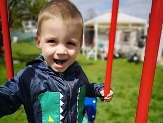 Събраха парите за лечението на малкия Виктор от Бургас