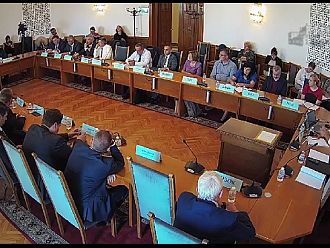 Проф. Сербезова: Ще са нужни и законодателни промени за справяне с болничните дългове