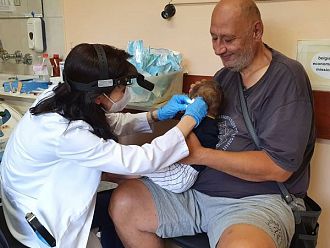 Имаме няколко деца с остър гноен отит, които не се повлияват от стандартно антибиотично лечение