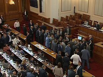 Депутатите почти се сбиха, но приеха бюджета на НЗОК на първо четене (Обновена)