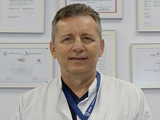 Лекари от Плевен изродиха бебе и отстраниха тумор в една двуетапна операция