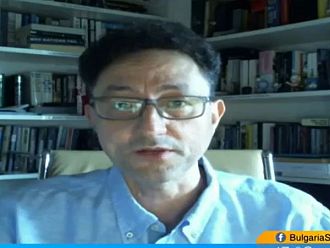 Д-р Аспарух Илиев: Идва лятна COVID вълна, слагайте маски в затворени помещения