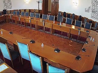 Комисията по здравеопазване пропадна поради липса на кворум