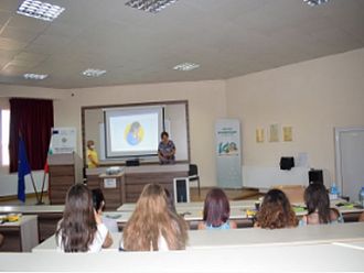 Акушерка: Много жени не могат да кърмят заради последородова депресия