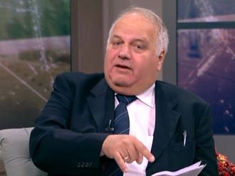 Проф. Петър Маринов: Най-силно ми въздейства работата със студентите и младите лекари