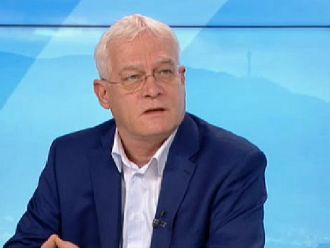 Проф. Салчев: Предлагаме нова политика в осигуряването на лекарства