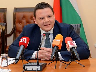 Министърът на транспорта: Първите два екипажа на въздушните линейки са осигурени