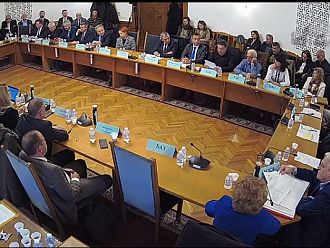 БЛС няма да се върне в преговорния процес, но ще продължи писмената комуникация с Касата