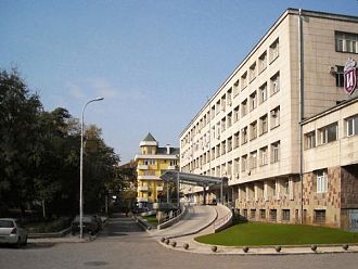Демонстрират ендопротезиране на колянна става с компютърна навигация