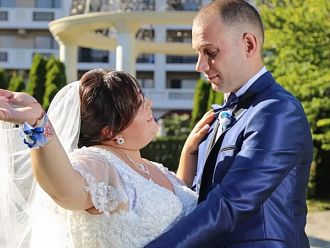 Младоженци зарадваха с дарение за Неонатология в УМБАЛ Бургас