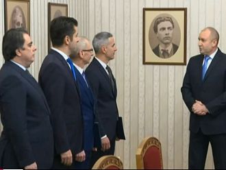 Минимална основна заплата за медици от 90% до 125% от средната за страната