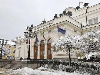 Гледат промените в ЗЗО на второ четене в зала на извънредно заседание