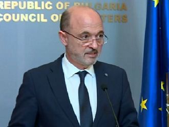 Д-р Меджидиев остава министър и в следващото служебно правителство