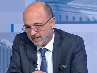 Министърът: Ще вземем два хеликоптера под наем, докато дойде този, който ще купим