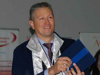 Работодателите наддават със заплати за нашите кадри