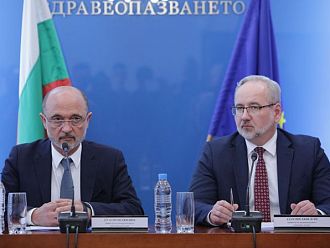Д-р Меджидиев: България и Полша са единодушни да не подписваме нов договор с ЕК за ваксините (Обновена)